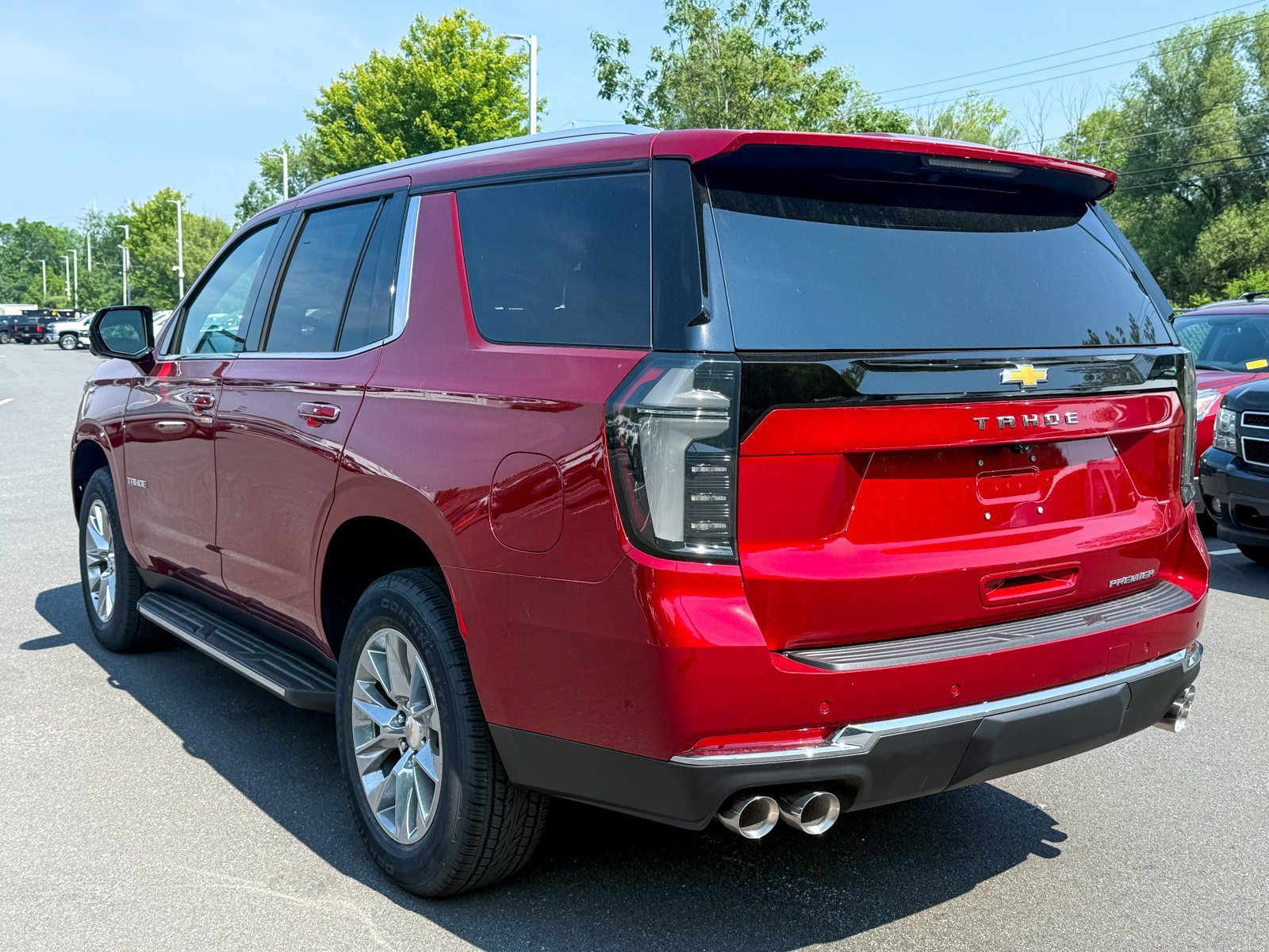 2025 Chevrolet Tahoe Premier photo 2