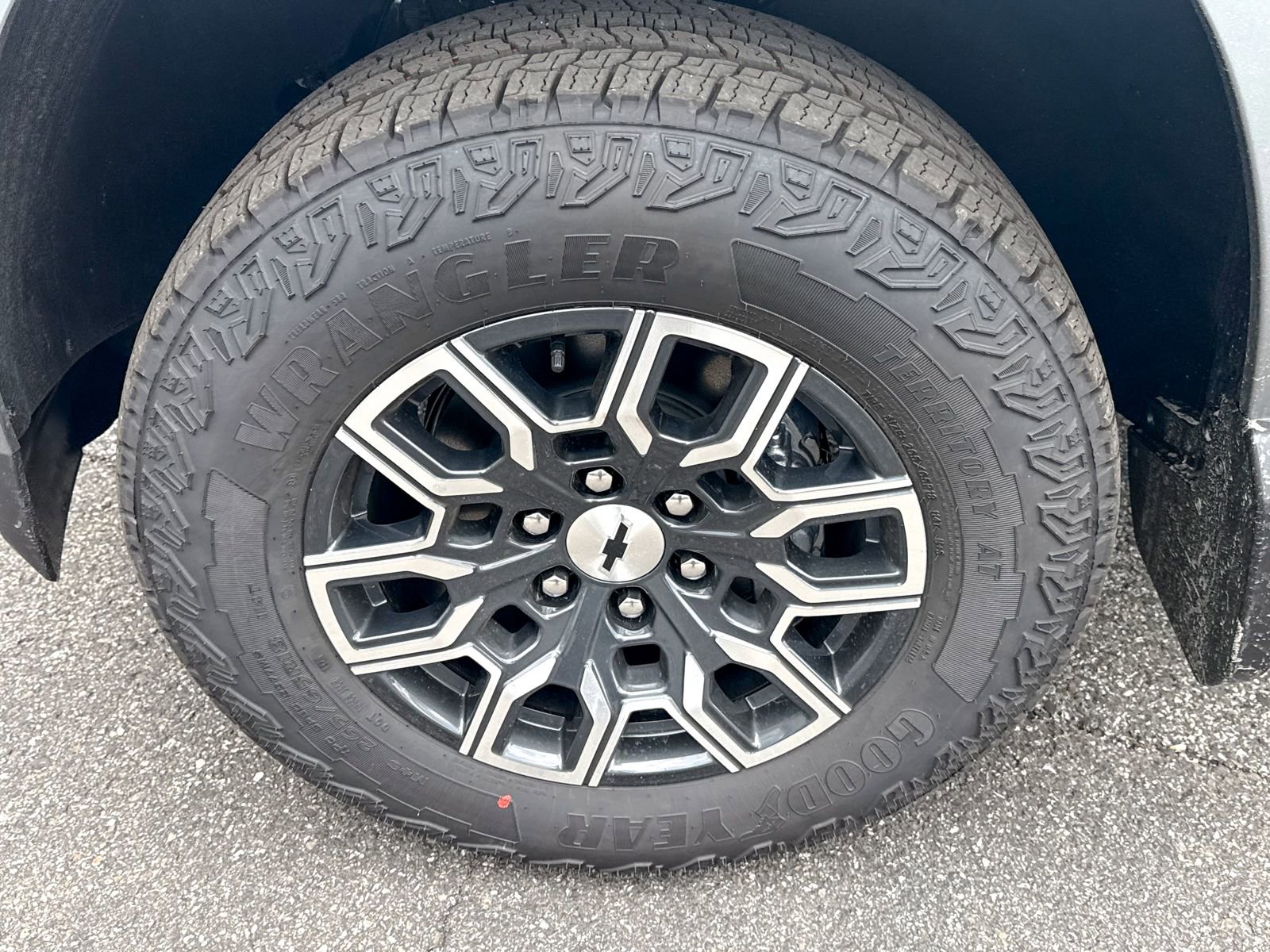2026 Chevrolet Colorado Z71 - Photo 10