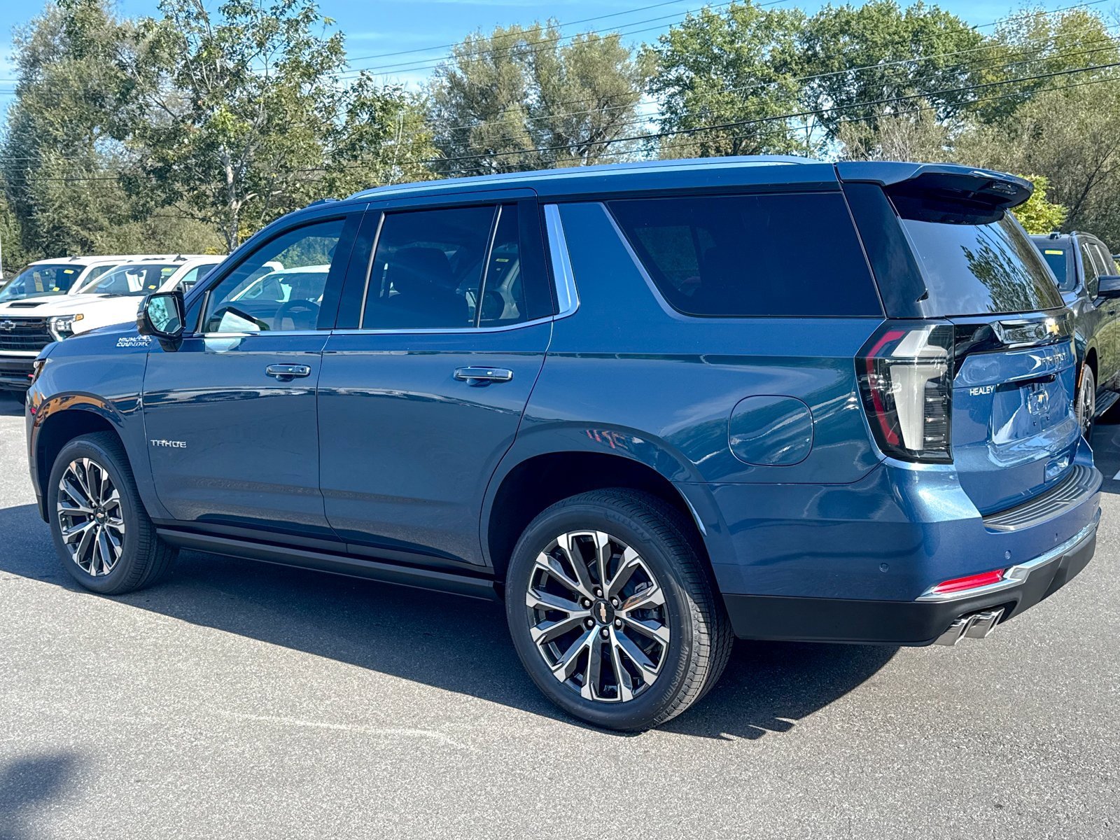 2025 Chevrolet Tahoe High Country photo 2