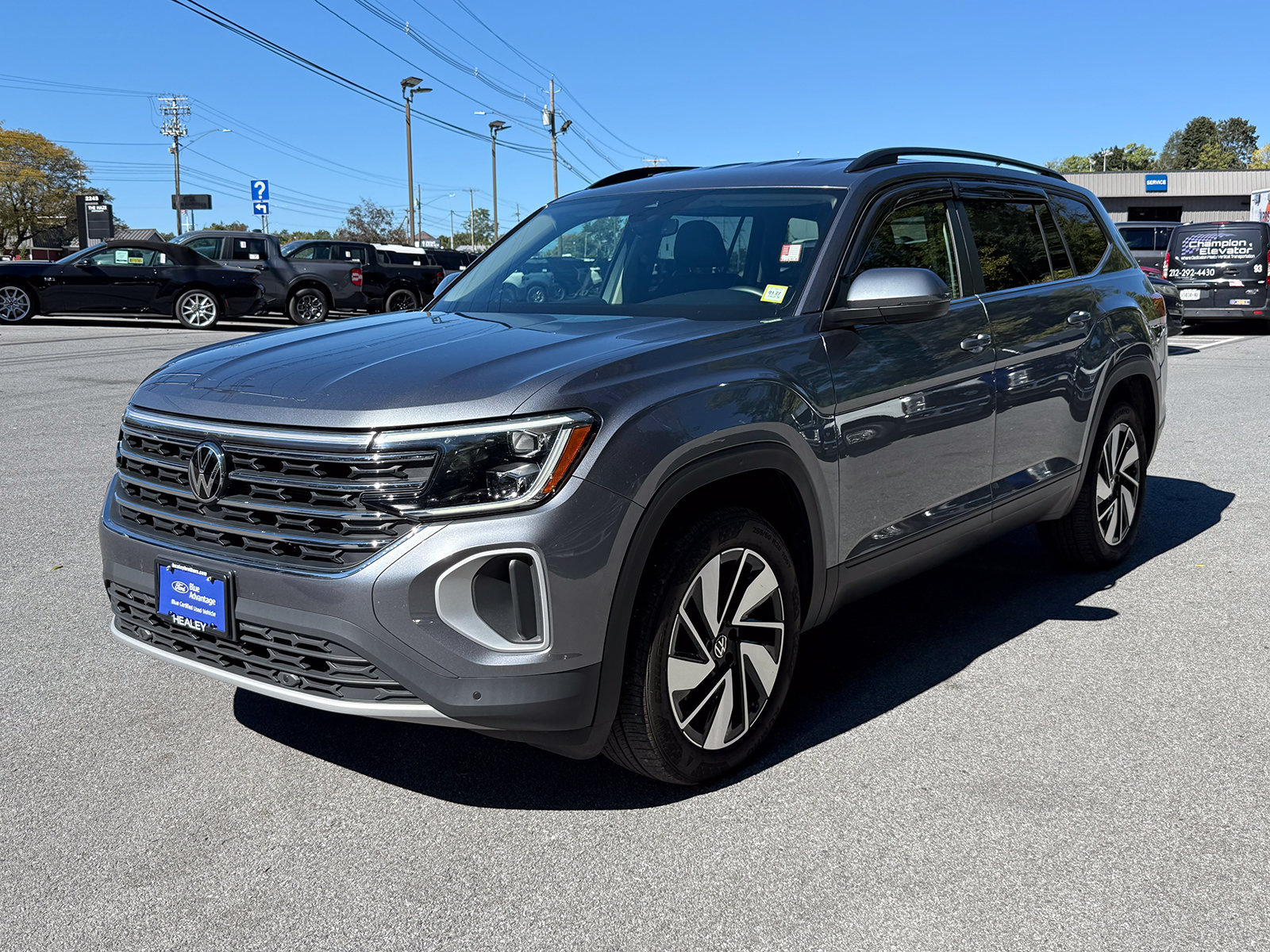 Used 2024 Volkswagen Atlas 2.0T SE w/Technology SUV