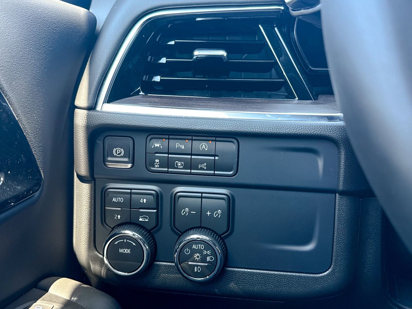 2026 Chevrolet Tahoe LT - Photo 43