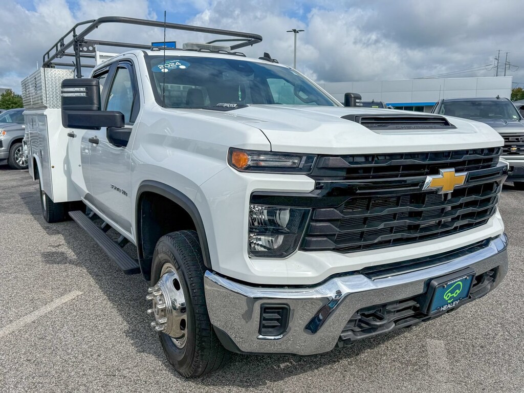 Used 2024 Chevrolet Silverado 3500 HD Chassis Cab Work Truck Truck Crew Cab