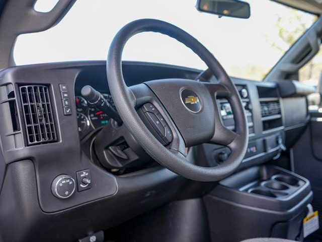2024 Chevrolet Express Cutaway Base photo 3