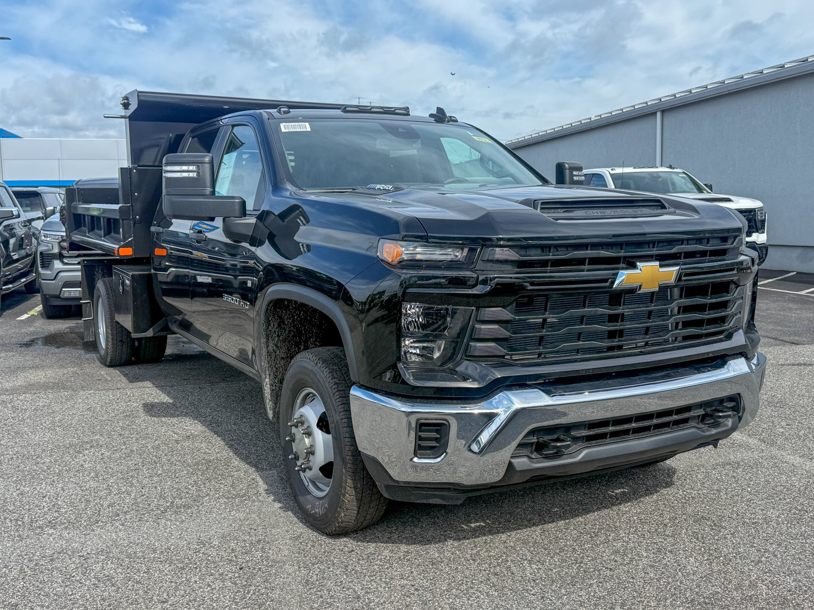New 2026 Chevrolet Silverado 3500 HD Chassis Cab Work Truck Truck Crew Cab