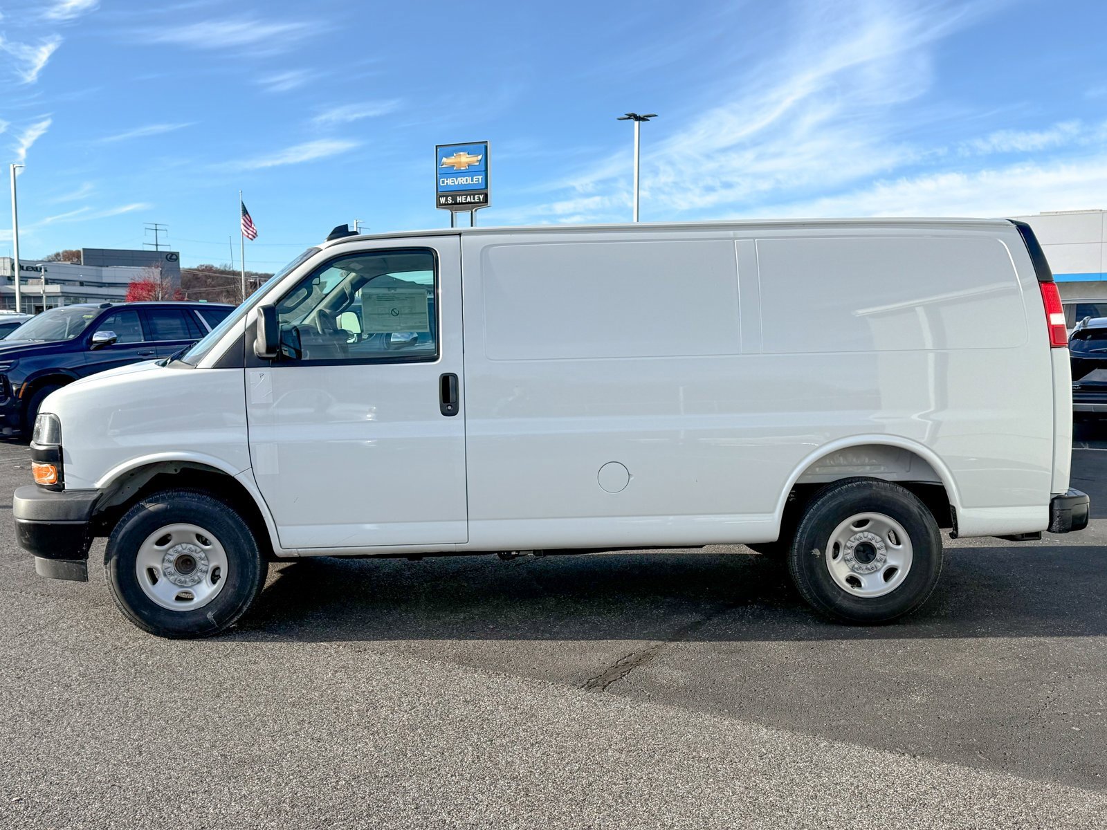 2025 Chevrolet Express Cargo 2500 Van photo 4