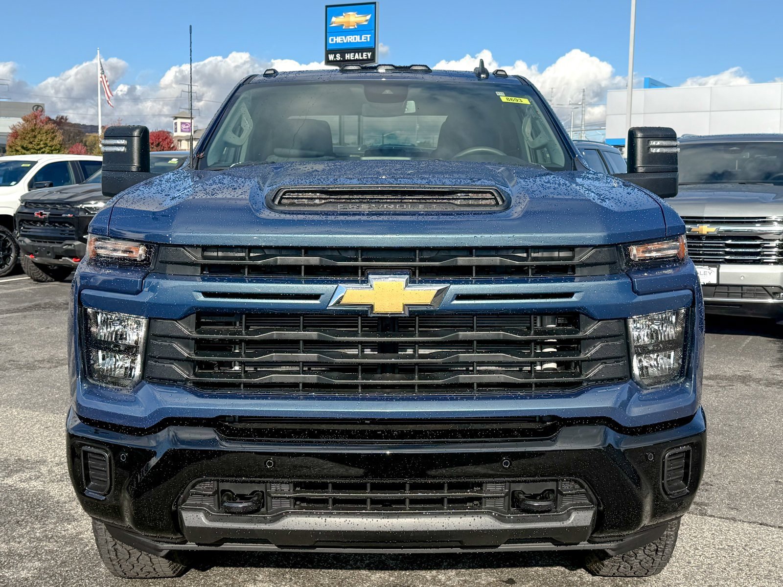 2026 Chevrolet Silverado 2500HD Custom photo 2