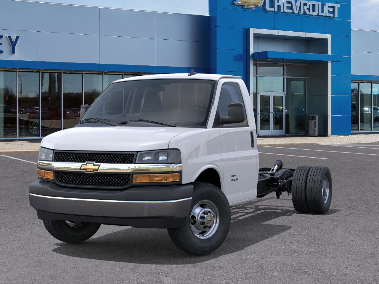 2025 Chevrolet Express Cutaway Base photo 45
