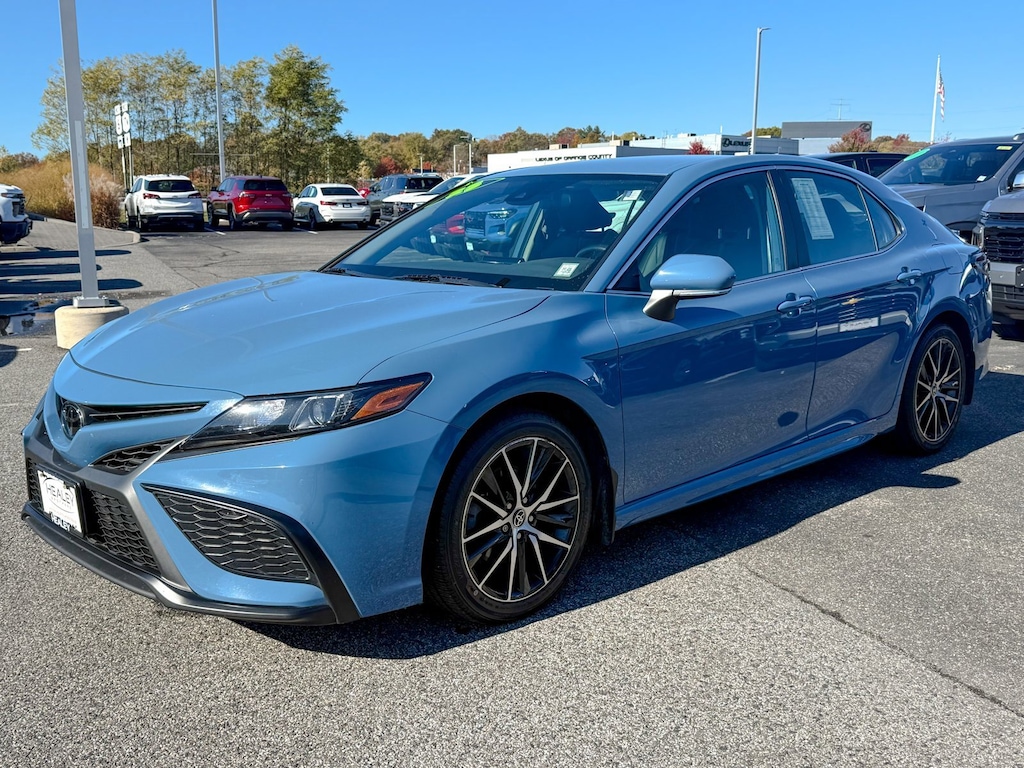 Used 2023 Toyota Camry SE Sedan