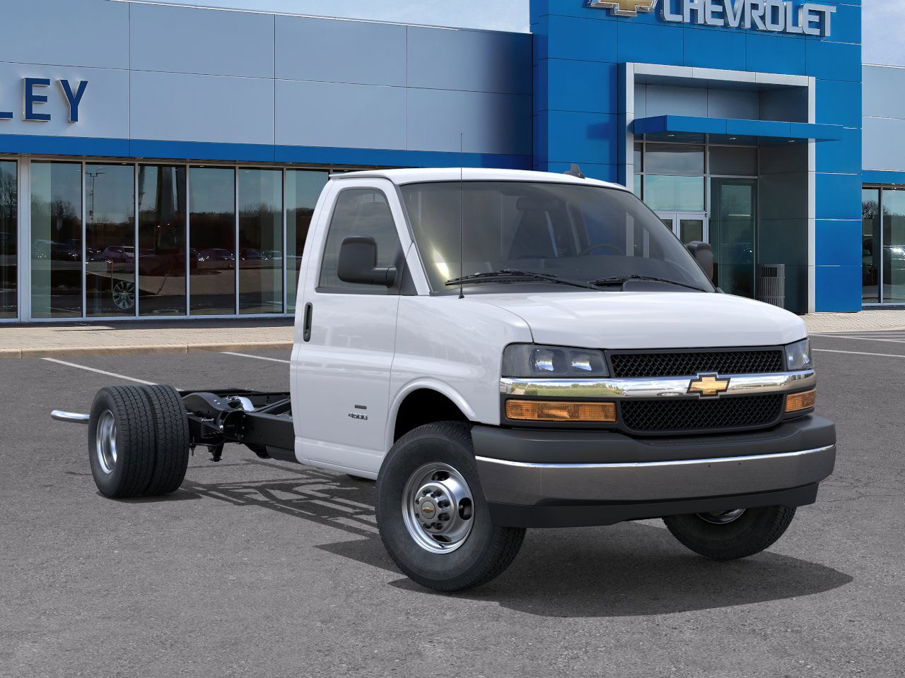 2025 Chevrolet Express Cutaway Base photo 46