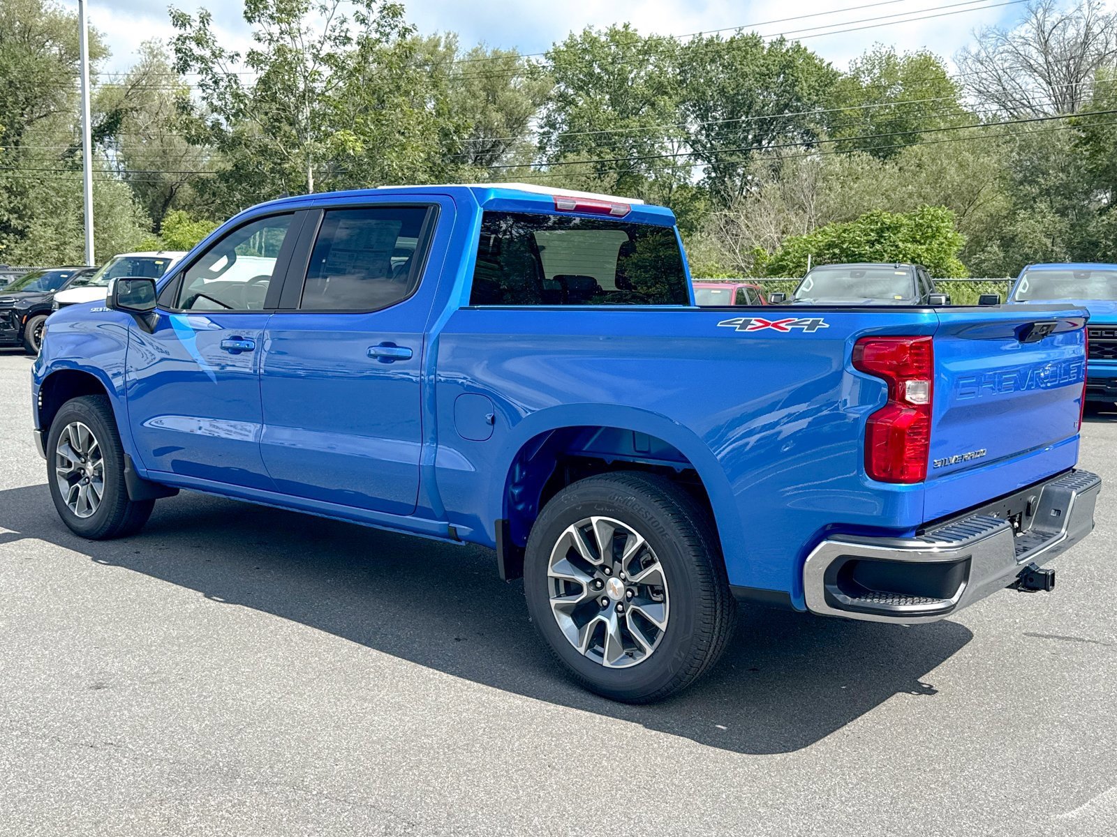 2025 Chevrolet Silverado 1500 LT photo 2