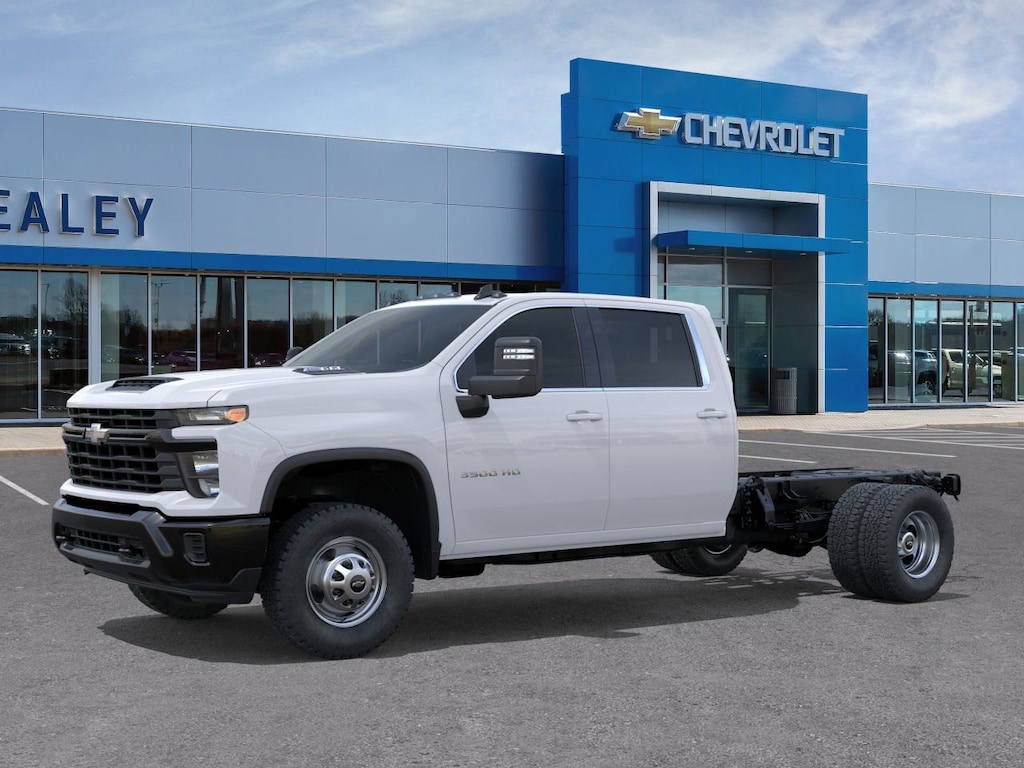 New 2026 Chevrolet Silverado 3500 HD Chassis Cab Work Truck Truck Crew Cab