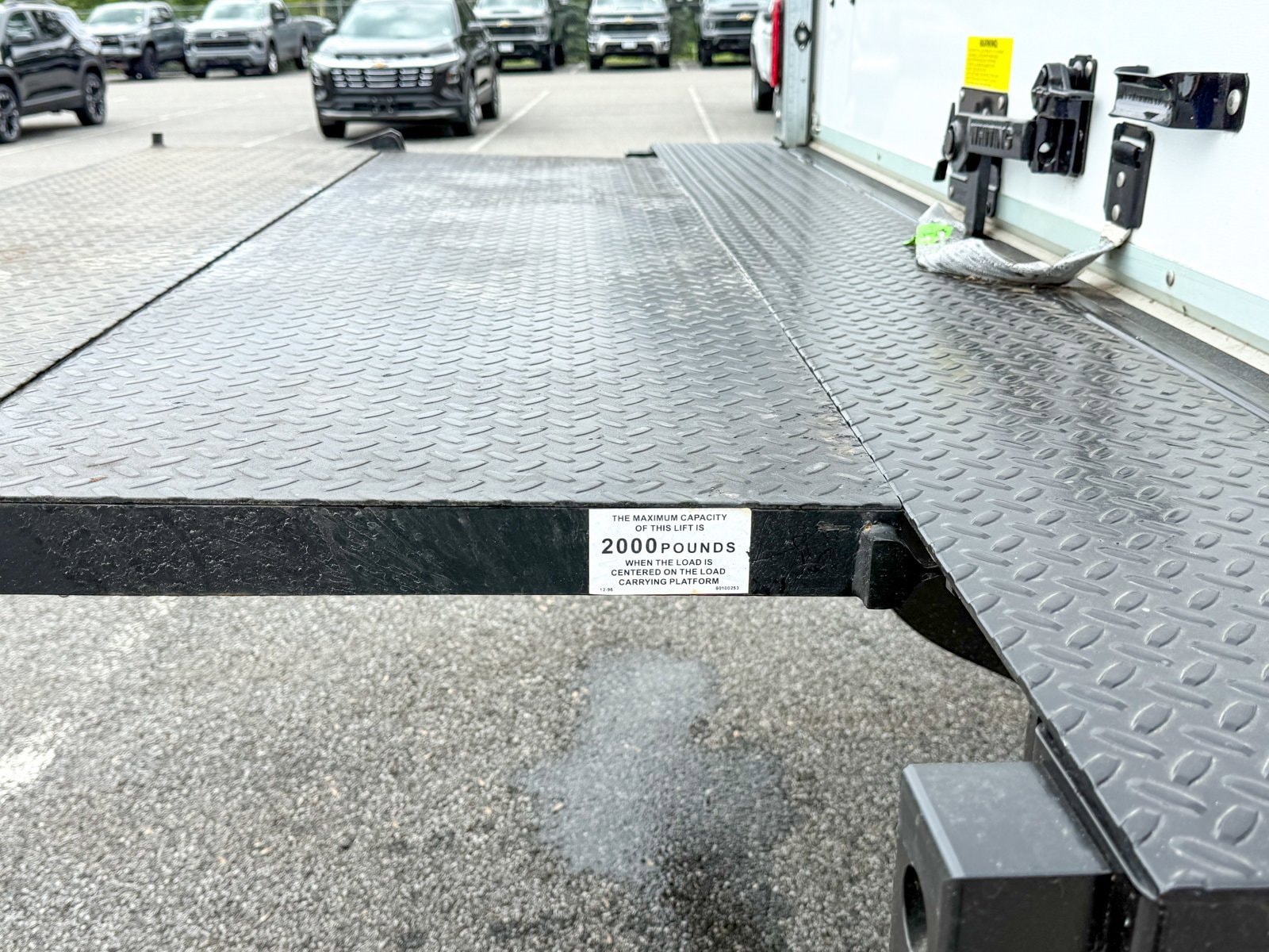 2025 Chevrolet Express Cutaway Base photo 23