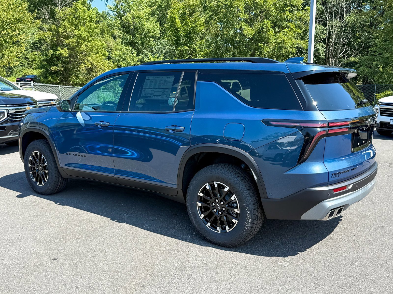 2026 Chevrolet Traverse Z71 photo 2