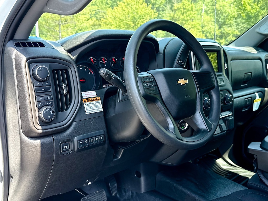 New 2025 Chevrolet Silverado 3500 HD Chassis Cab Work Truck Truck Crew Cab