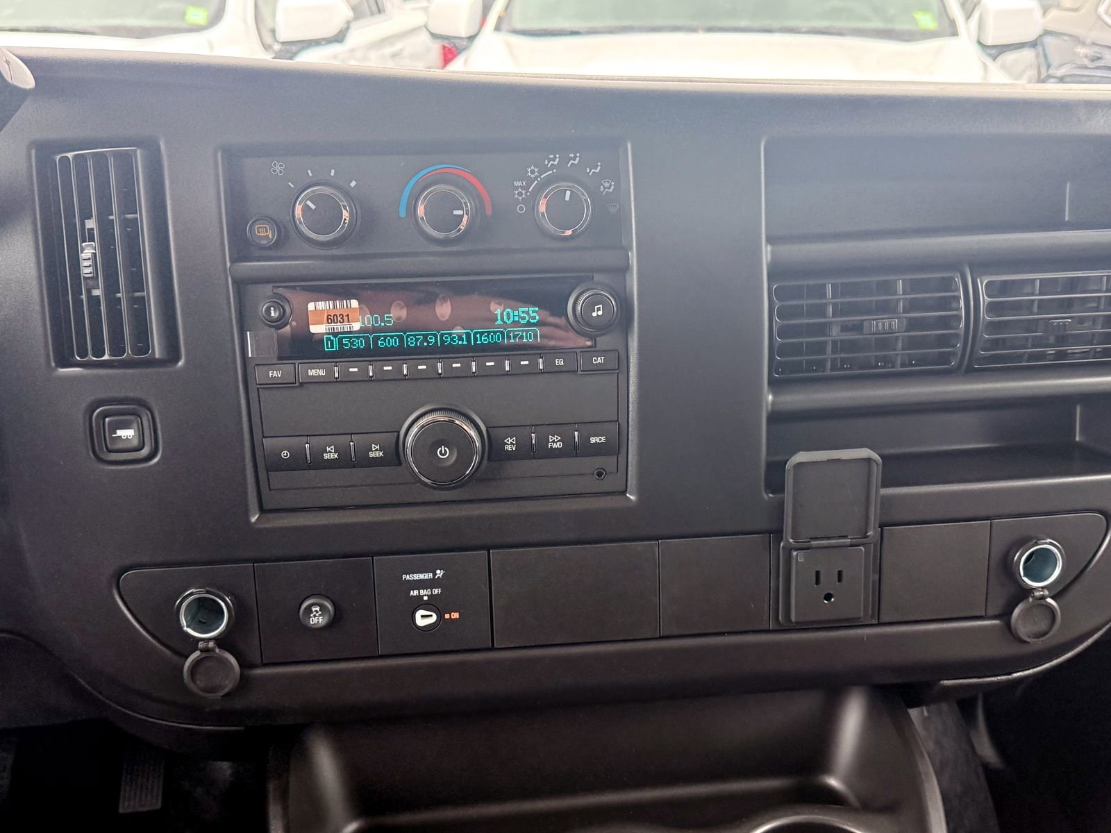 2026 Chevrolet Express Cargo Work Van - Photo 24
