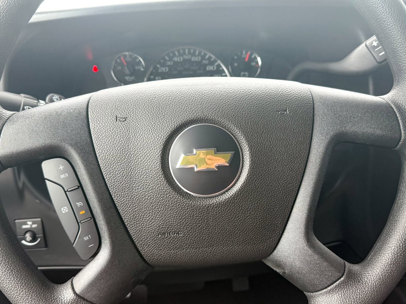 2026 Chevrolet Express Cargo Work Van - Photo 37