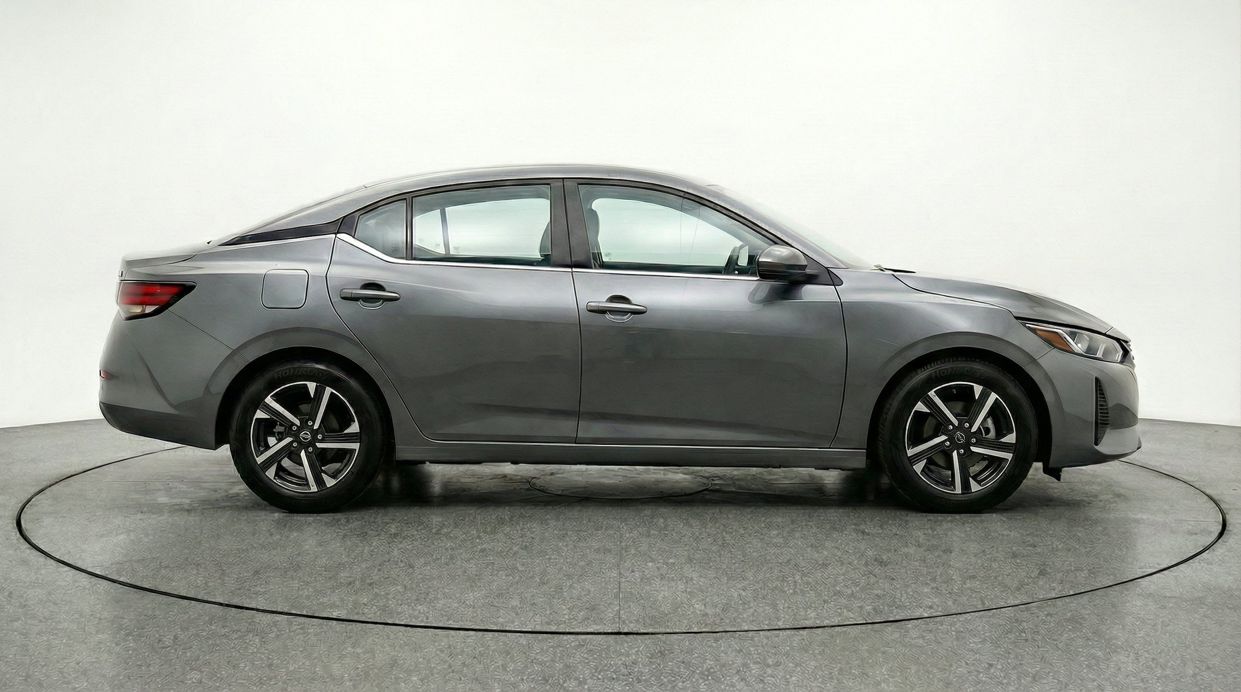 Thumbnail: 2025 Nissan Sentra - 10
