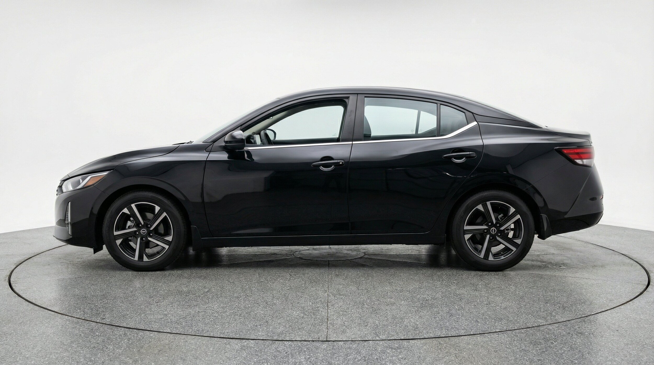 Thumbnail: 2025 Nissan Sentra - 5