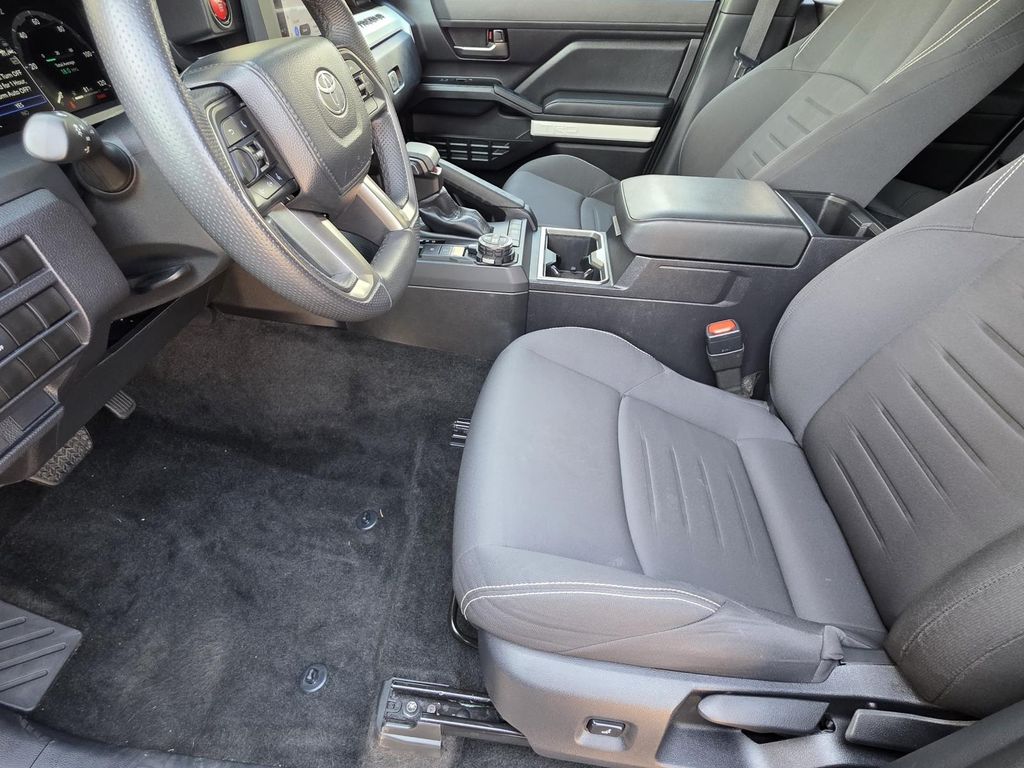 2024 Toyota Tacoma SR5 - Photo 7
