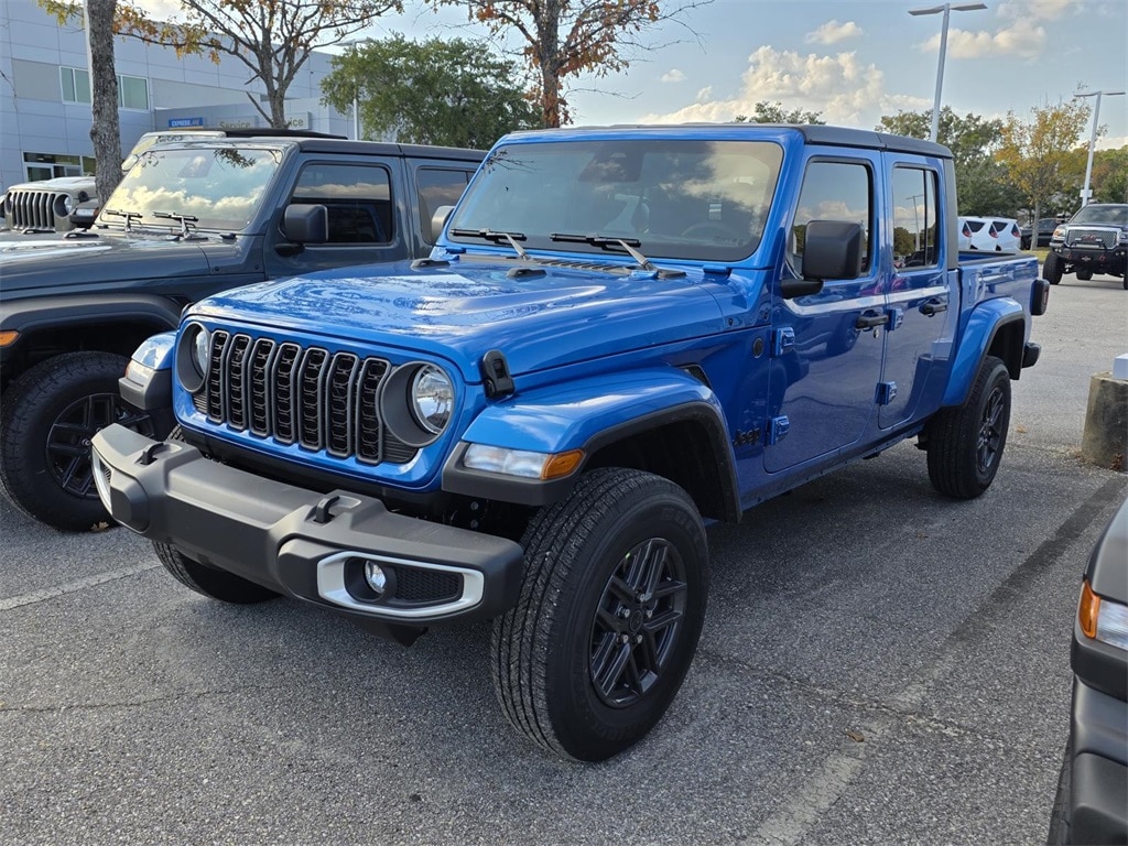 New 2026 Jeep Gladiator SPORT S 4X4 Pickup