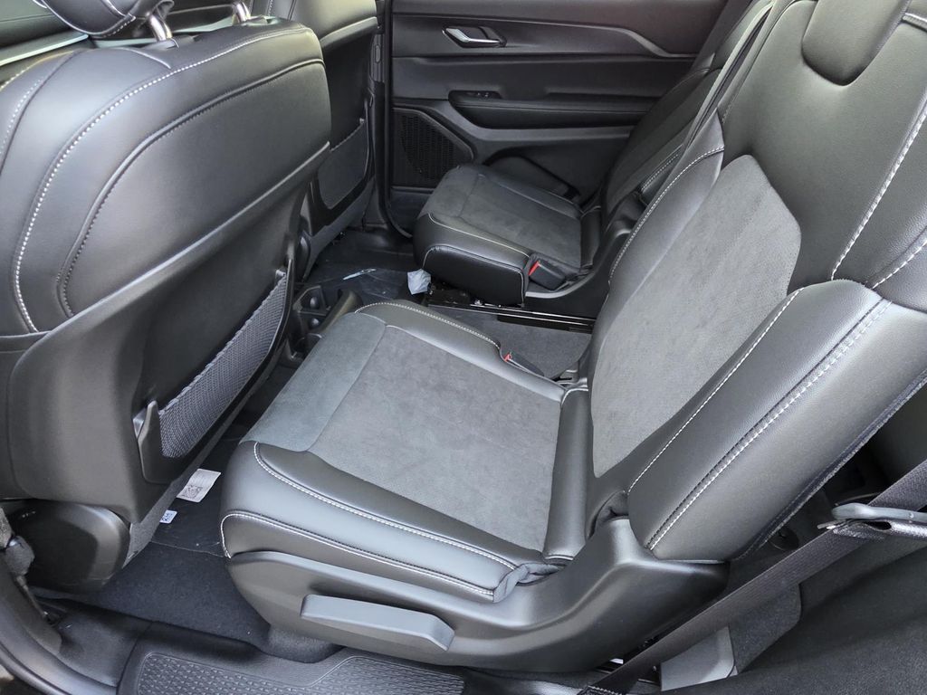 2025 Jeep Grand Cherokee L Altitude - Photo 10
