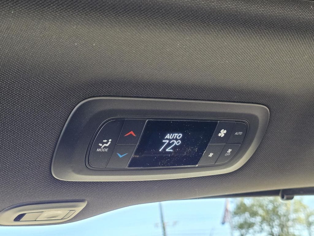 2026 Chrysler Pacifica Limited - Photo 13