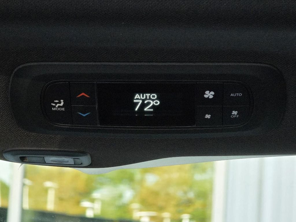 2026 Chrysler Pacifica Select - Photo 11