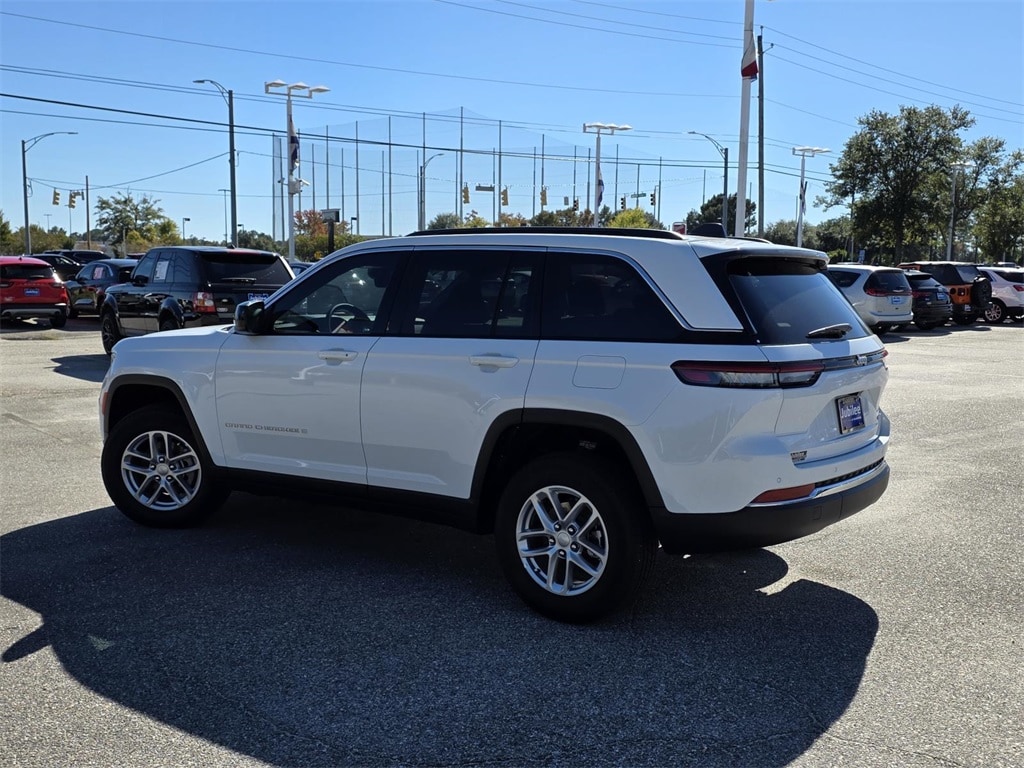 New 2025 Jeep Grand Cherokee LAREDO X 4X2 Sport Utility