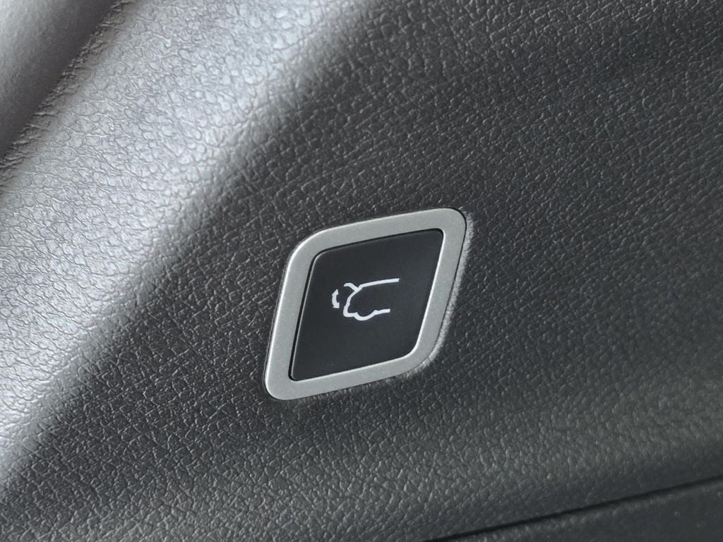 2026 Chrysler Pacifica Select - Photo 14