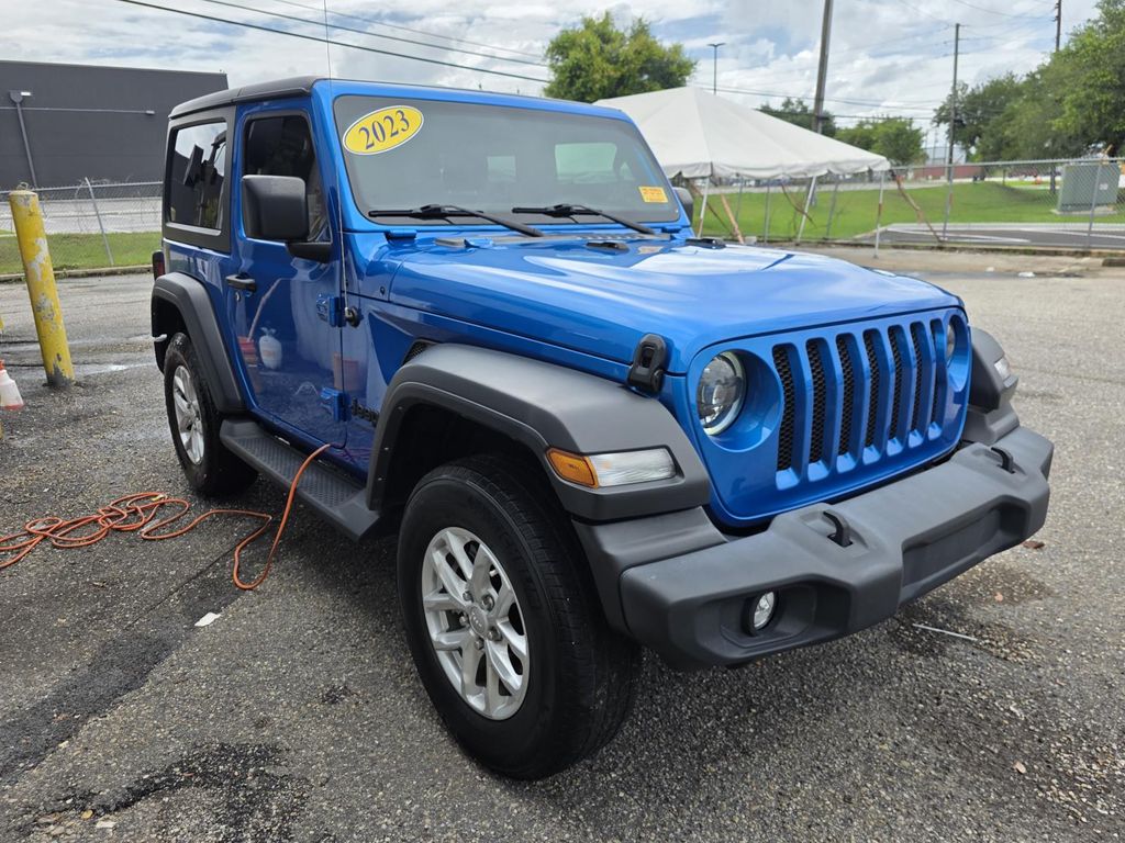 2023 Jeep Wrangler Sport S's photo
