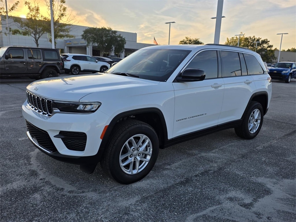 New 2025 Jeep Grand Cherokee LAREDO X 4X2 Sport Utility