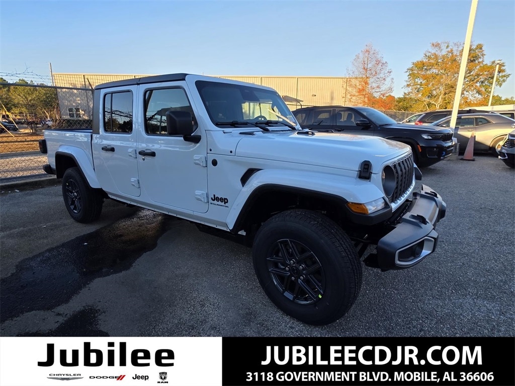 2026 Jeep Gladiator Sport S's photo