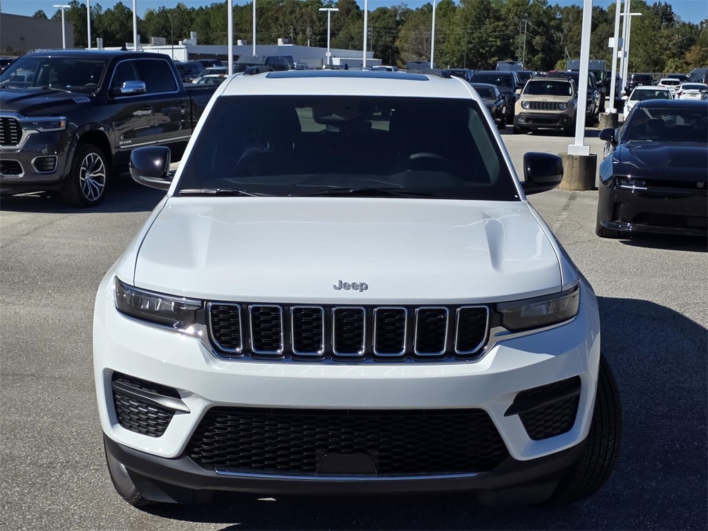 New 2025 Jeep Grand Cherokee LAREDO X 4X2 Sport Utility