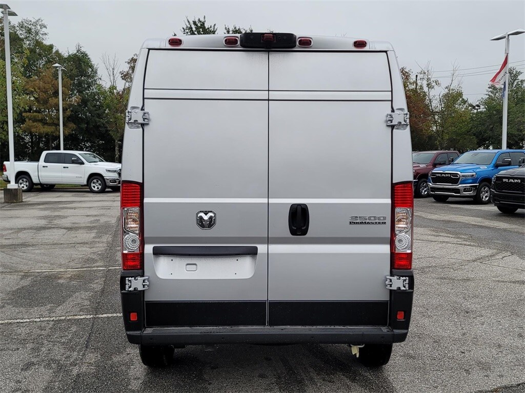 2025 Ram ProMaster 3500 Cargo Van photo 2