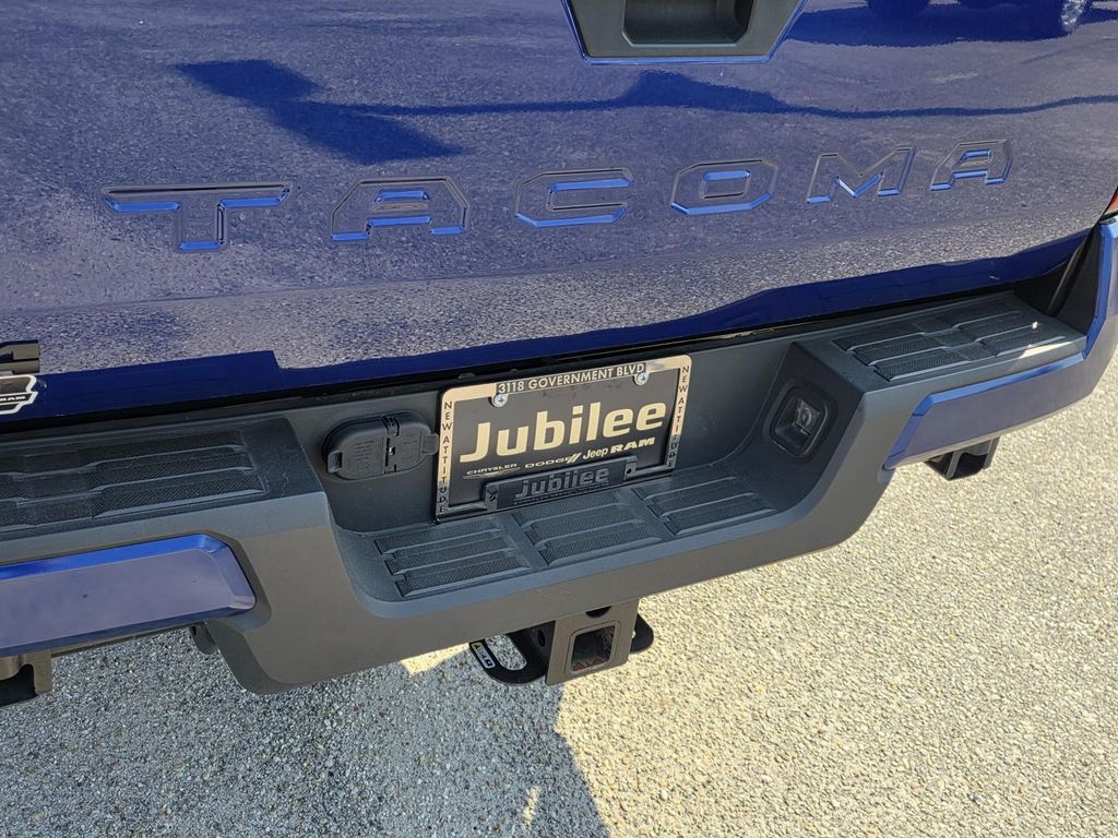 2024 Toyota Tacoma SR5 - Photo 25