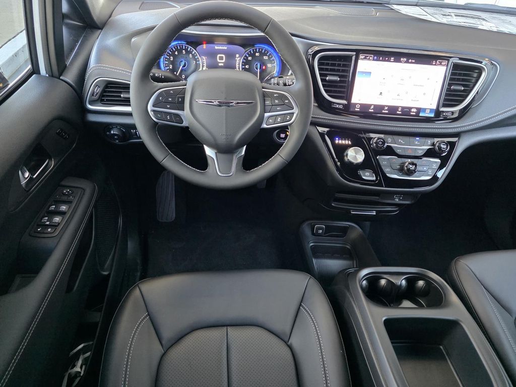 2026 Chrysler Pacifica Select - Photo 12