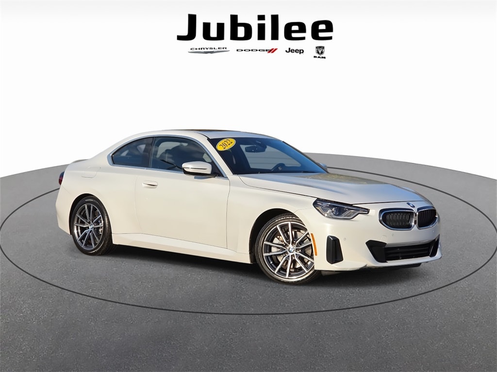 2022 BMW 2 Series 230i's photo