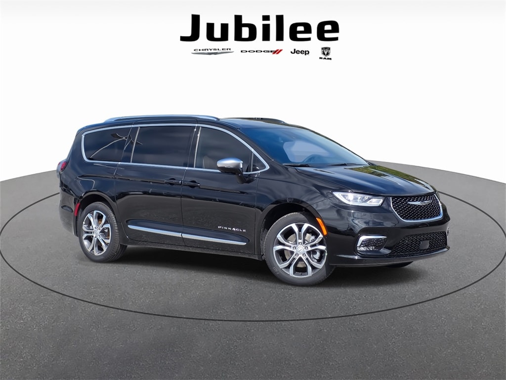 2026 Chrysler Pacifica Pinnacle's photo
