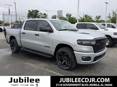 2026 Ram 1500 EXPRESS CREW CAB 4X4 5'7 BOX Pickup