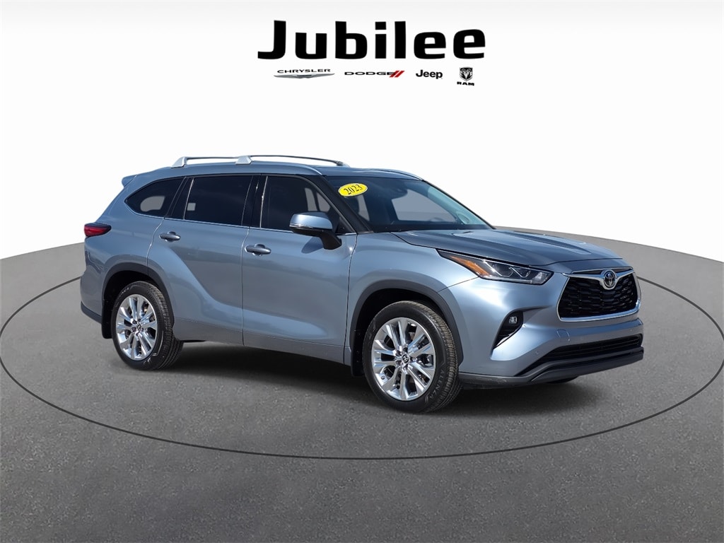 Used 2023 Toyota Highlander Limited SUV