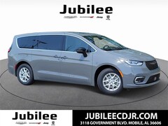 2025 Chrysler Pacifica SELECT Passenger Van