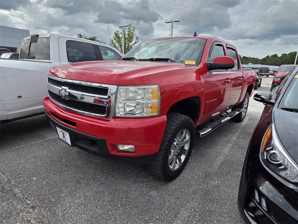 2011 Chevrolet Silverado 1500 LTZ photo 2