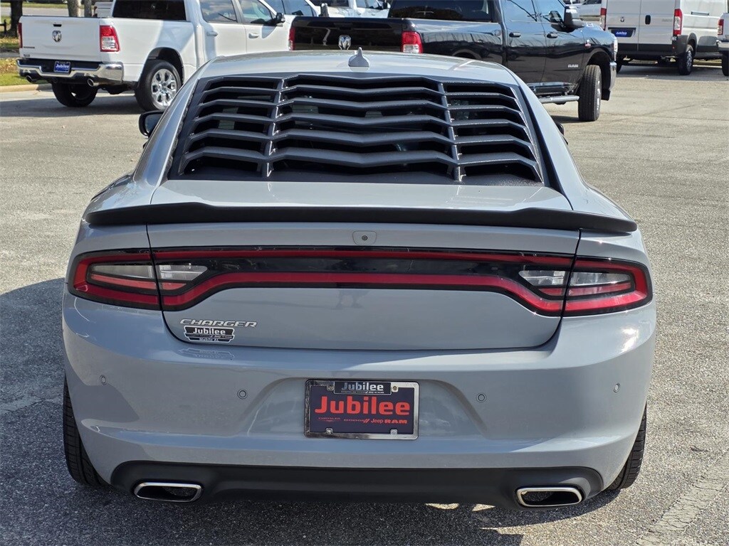 2021 Dodge Charger SXT photo 3