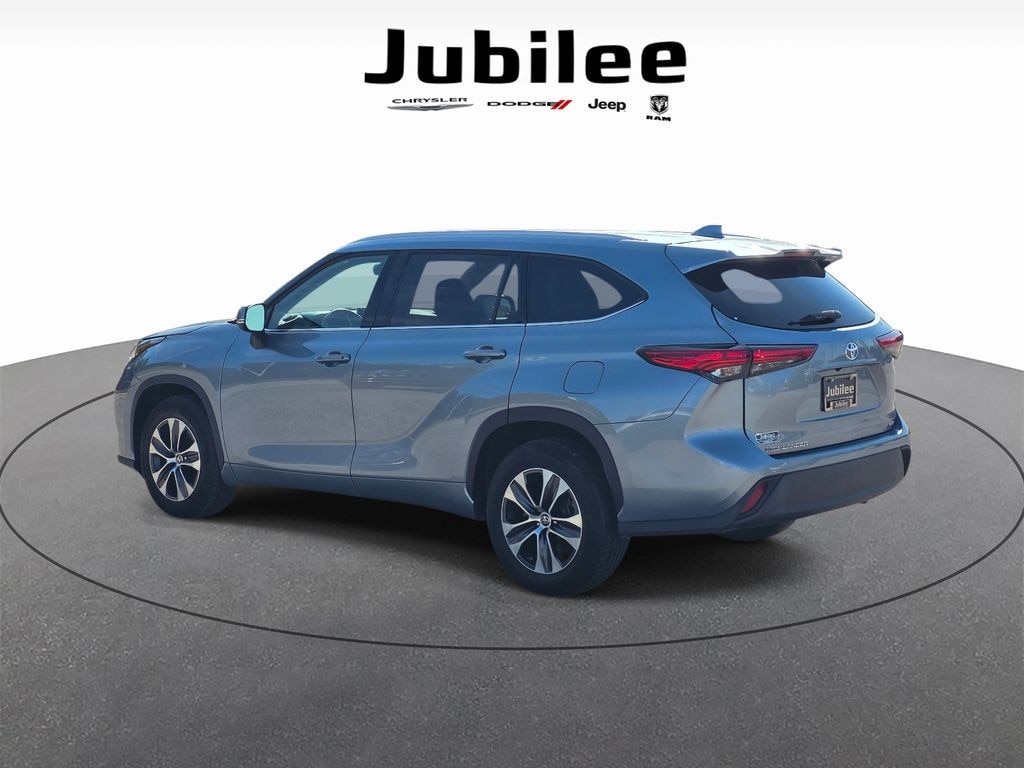 Used 2022 Toyota Highlander XLE SUV