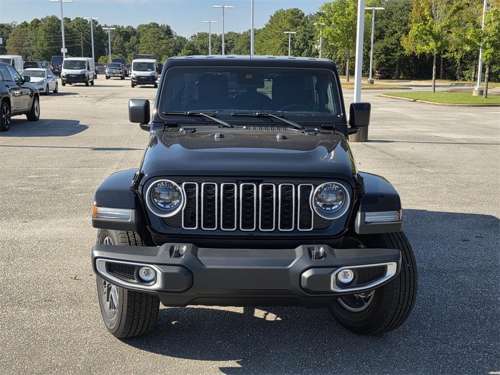 2025 Jeep Wrangler Sahara photo 2