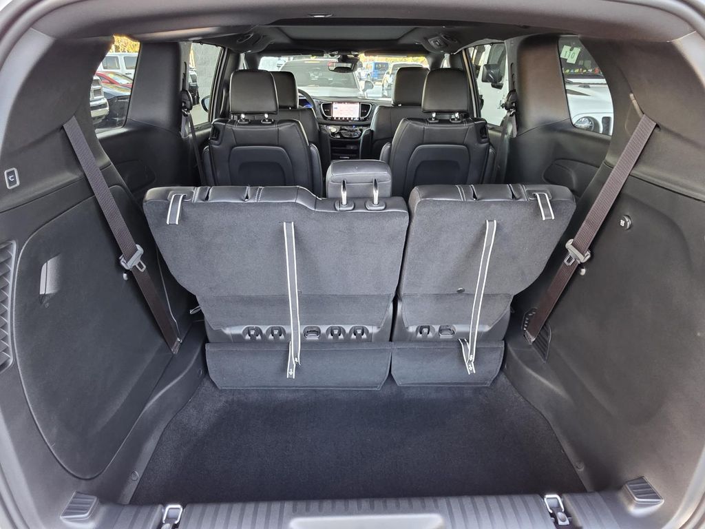 2026 Chrysler Pacifica Select - Photo 13