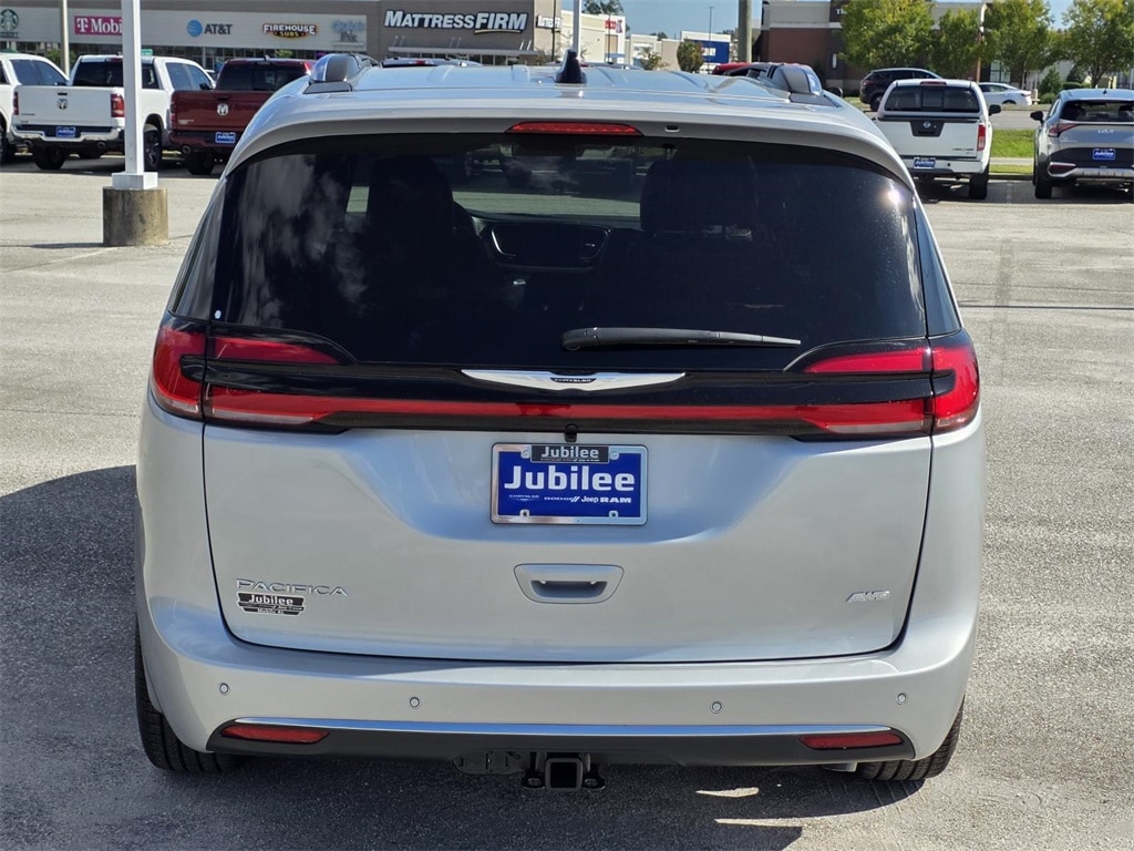 New 2026 Chrysler Pacifica PINNACLE AWD Passenger Van