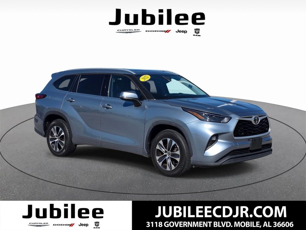 Used 2022 Toyota Highlander XLE SUV