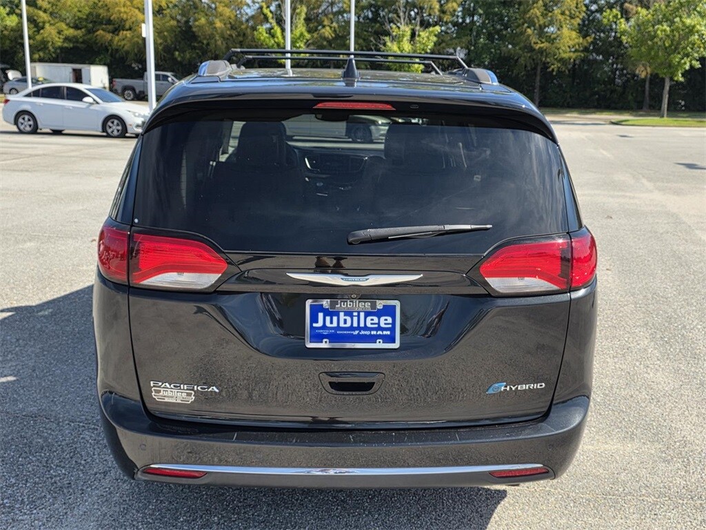 2018 Chrysler Pacifica Hybrid Limited photo 3