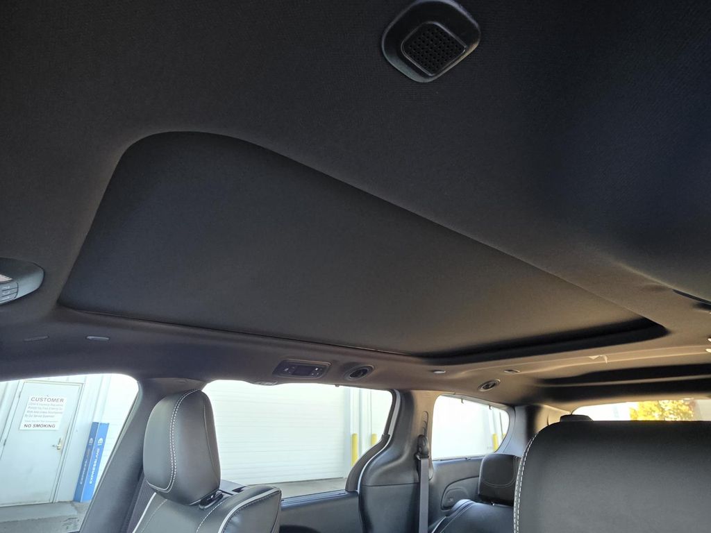 2026 Chrysler Pacifica Limited - Photo 8